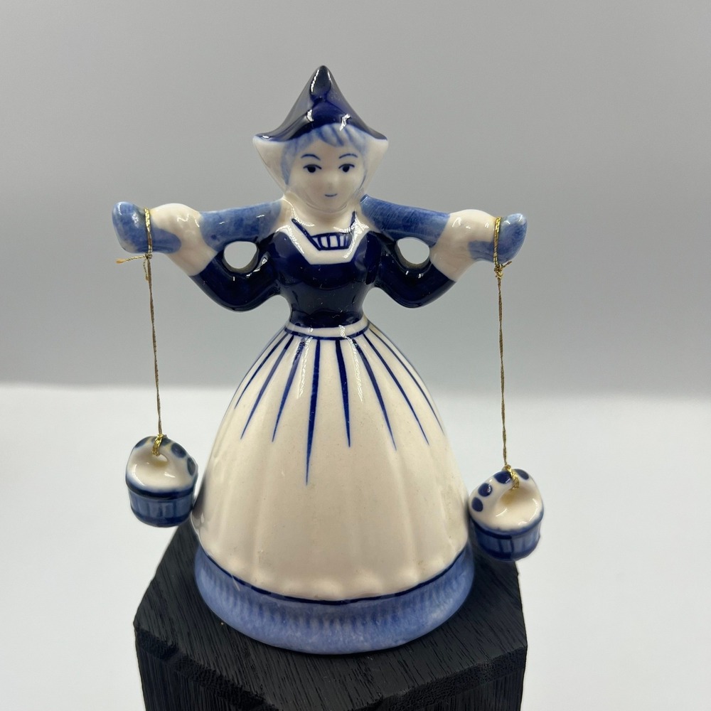 Vtg Delft Blue Porcelain Hand Painted Milk Maid Dutch Girl Figurine‎ 4.5 Inch